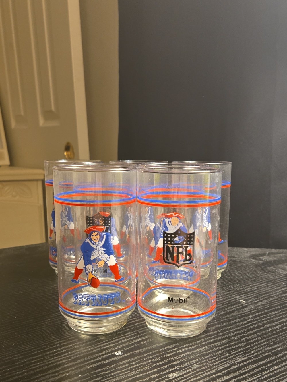 7 NFL Vintage Mobil Collectible Glasses - Blue & Red Patriots